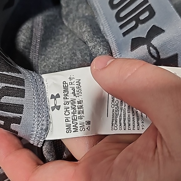 Under Armour small gray and white heatgear compression athletic leggings - Picture 6 of 8